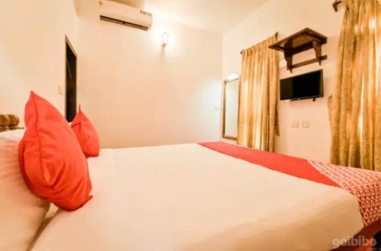 Hotel Lovely Inn ! Puri Ngoại thất bức ảnh